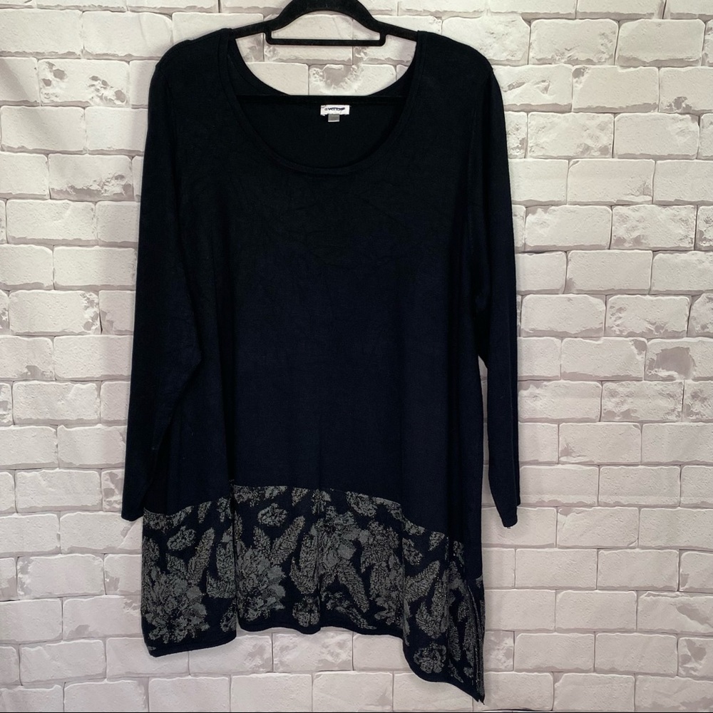 AVENUE Black Sweater with Grey Flowers Scoop Neck Long Sleeves Size 26/28